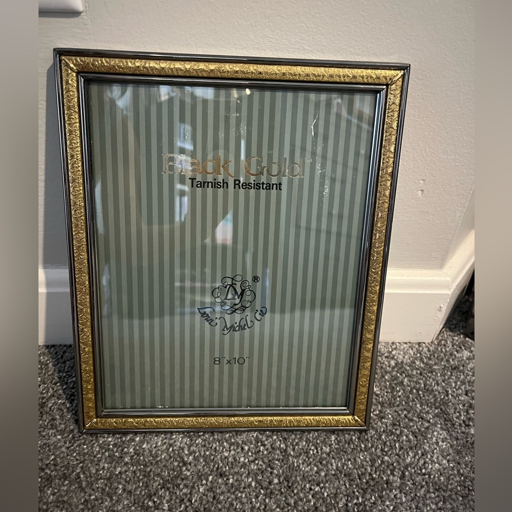 Black and Gold Vintage Photo Frame